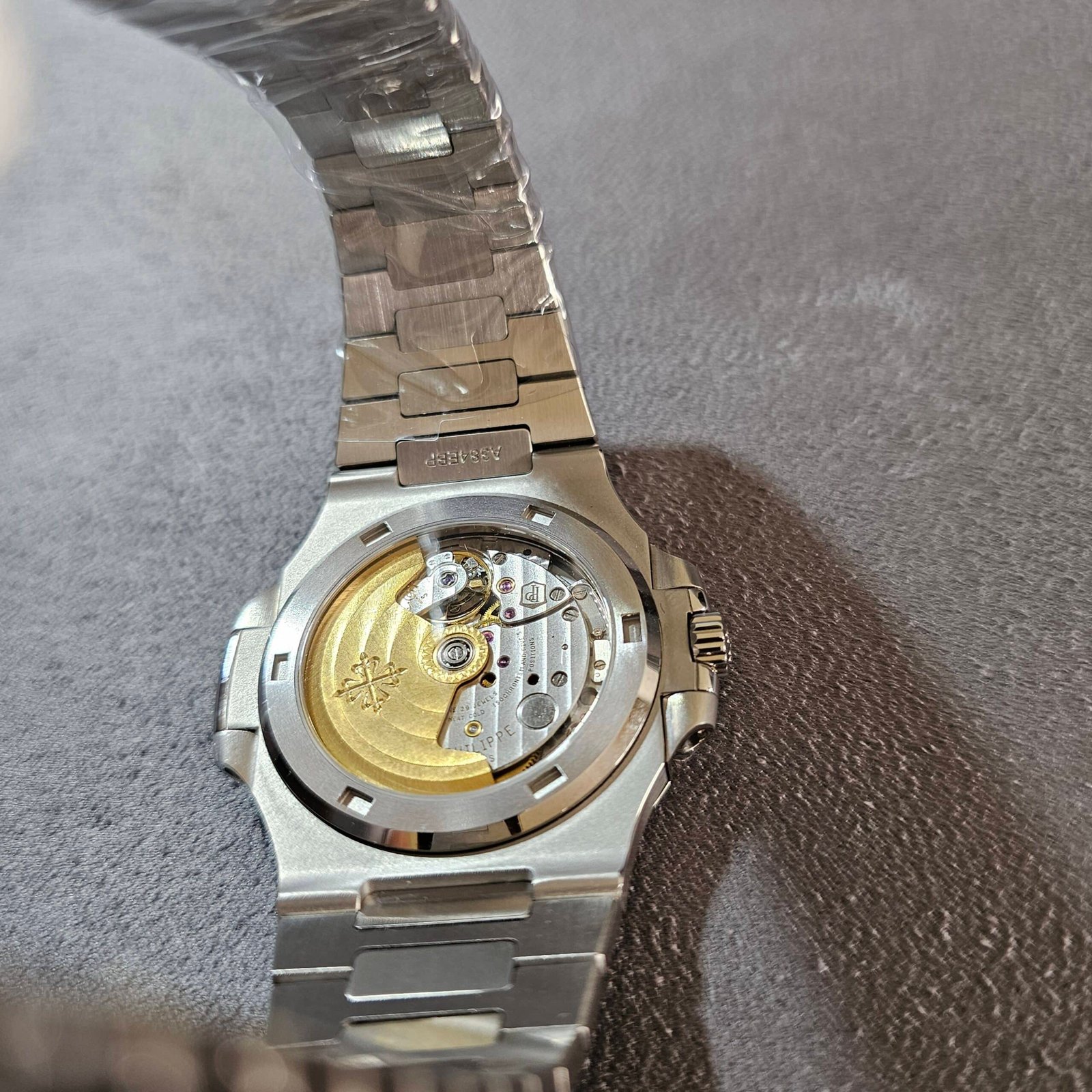 Patek Philippe Nautilus With Blue Saphire In Platinum 5711/111P-001
